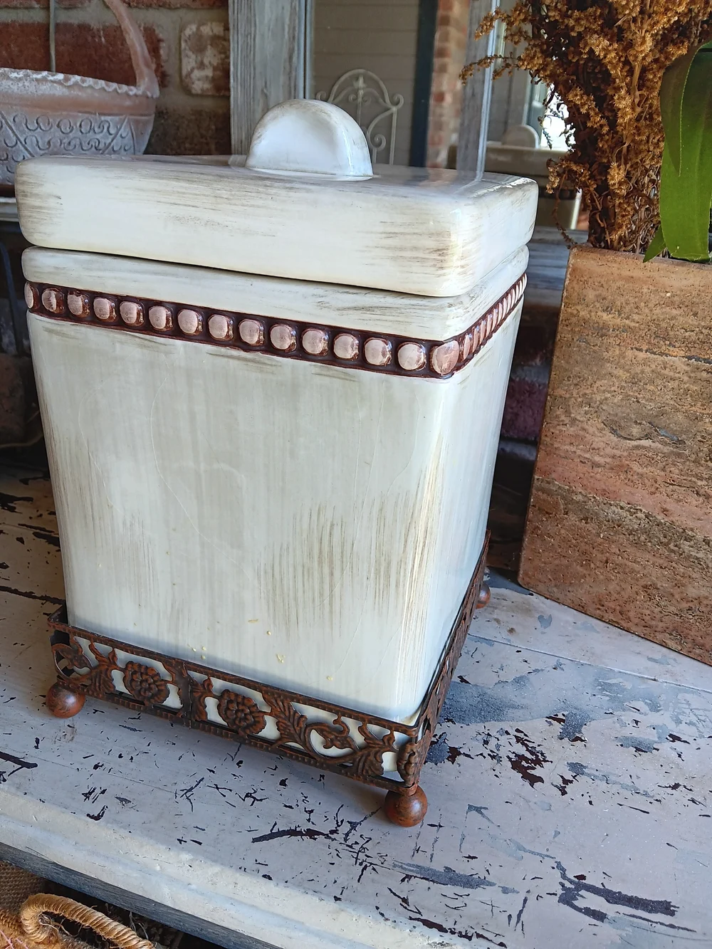 I. Godinger & Co Antique White Ceramic Canister Stash Jar with Stand X-Large New